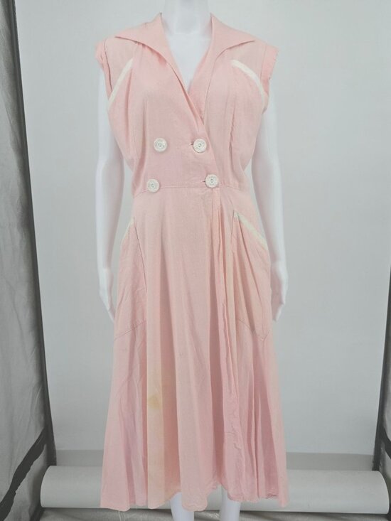 Loungees Dresses & Skirts - Vintage 1950s Loungees Pink Swiss Dot Double-Breasted Fit & Flare Day Dress (L)